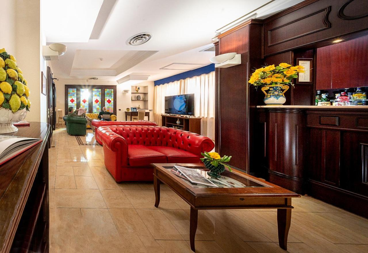 Hotel Sabbie D'Oro Giardini Naxos Dış mekan fotoğraf