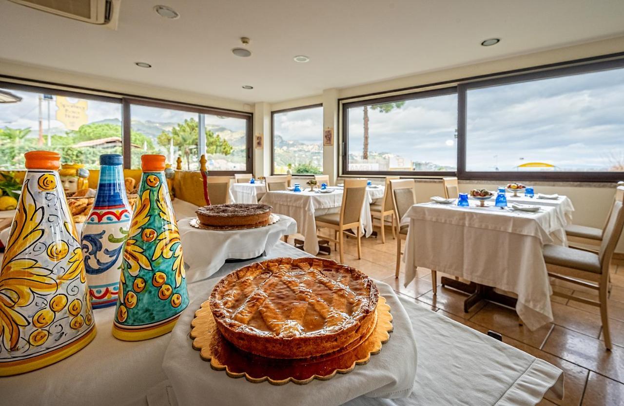 Hotel Sabbie D'Oro Giardini Naxos Dış mekan fotoğraf