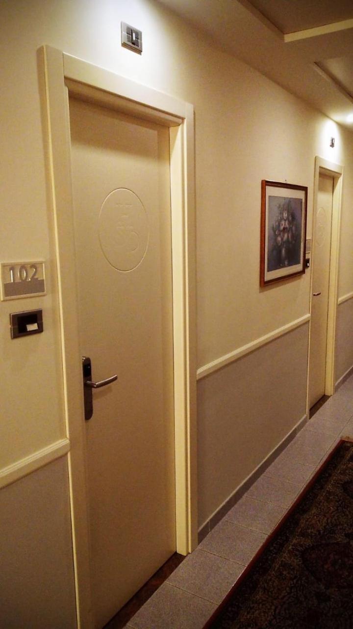 Hotel Sabbie D'Oro Giardini Naxos Dış mekan fotoğraf